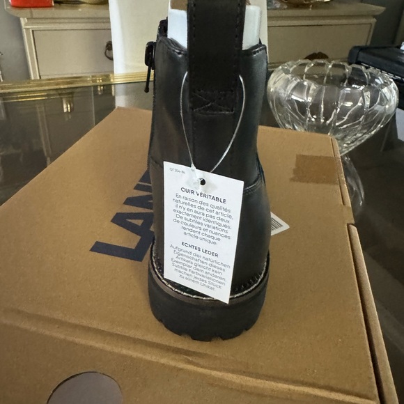 Brand new inbox, lands, and Chelsea boots size 8 - Picture 4 of 4